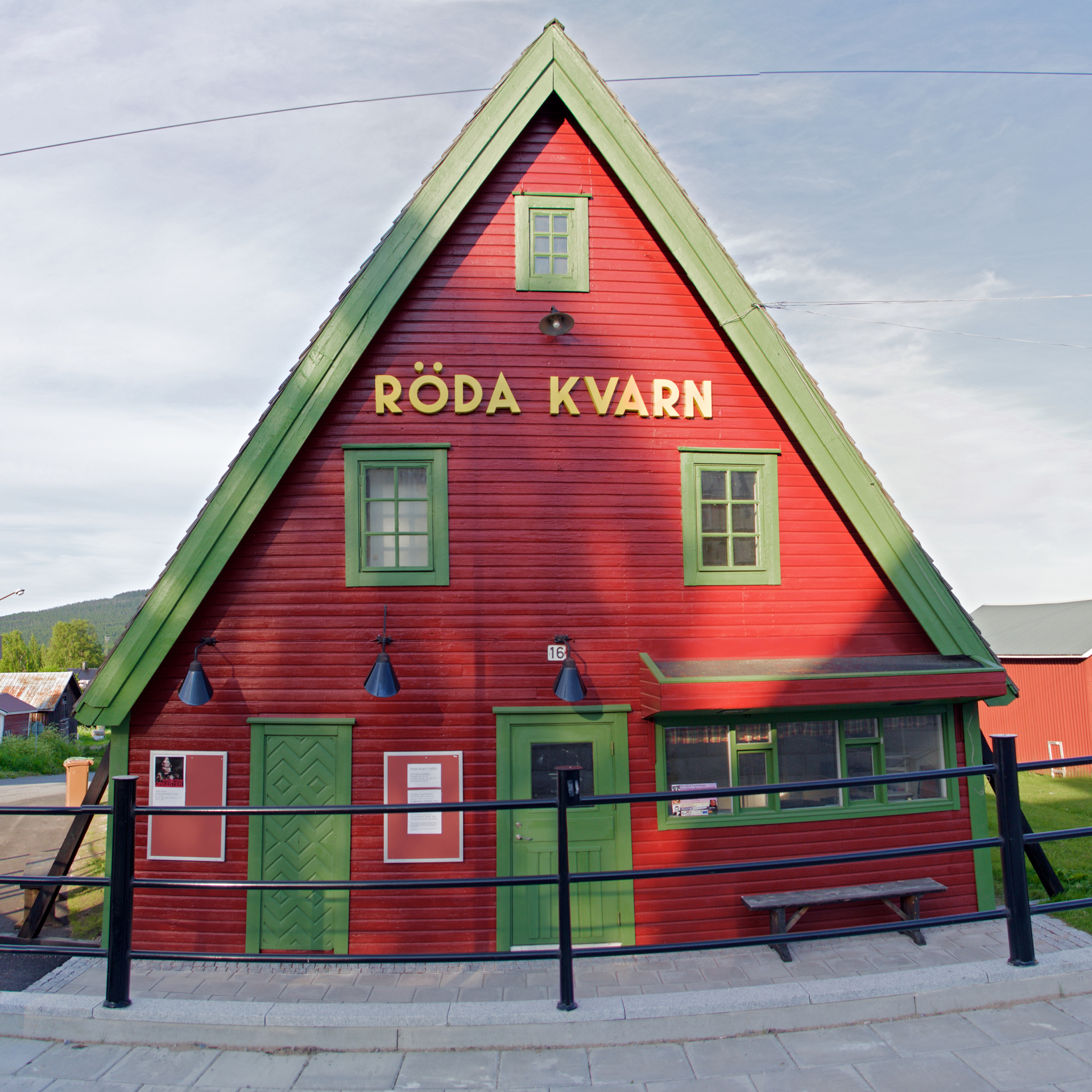 Röda Kvarn, första sekel år